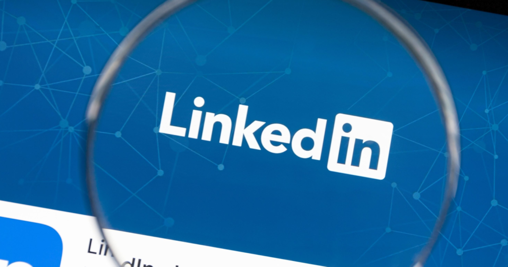 linked in logo zoomed